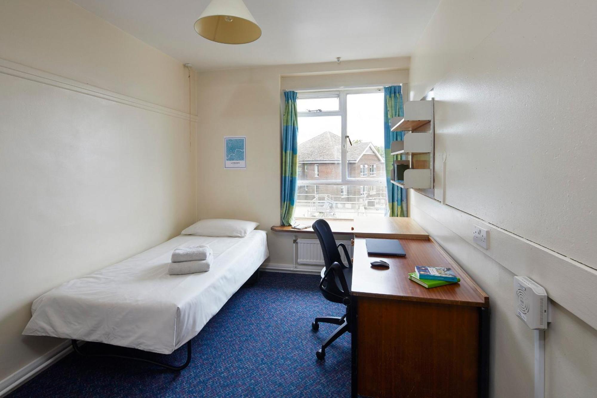 Ifor Evans Hall, Camden Лондон Екстериор снимка